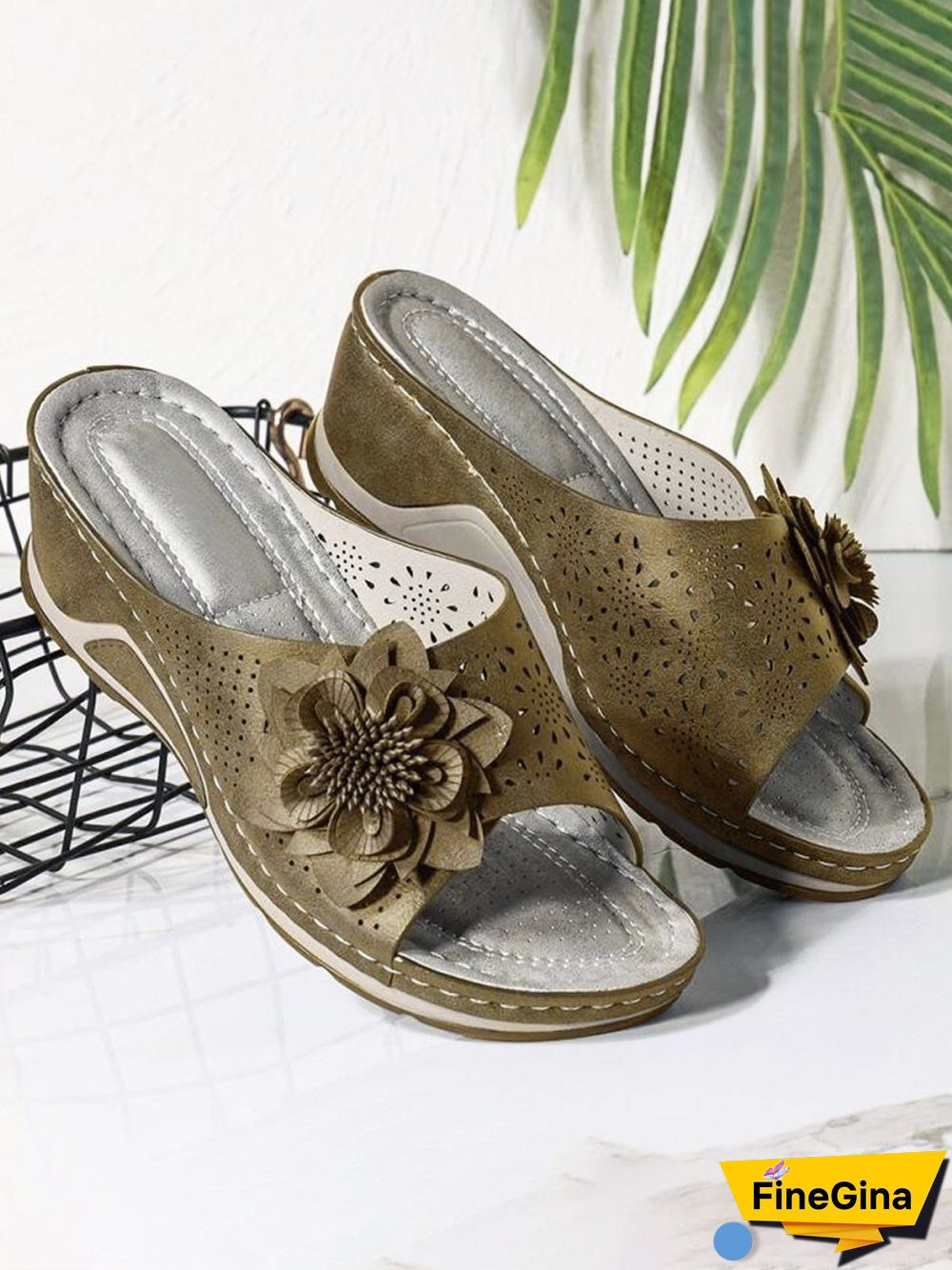 3D Floral Cutout Upper Vintage Bohemian Wedge Slippers