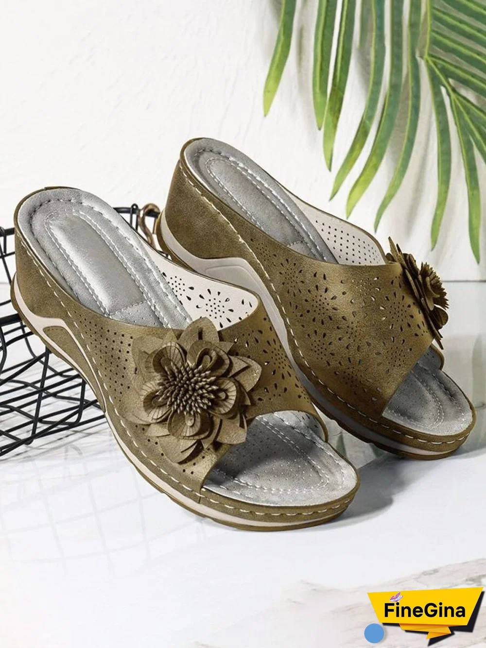 3D Floral Cutout Upper Vintage Bohemian Wedge Slippers