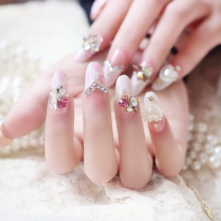 24Pcs Luxe Shining Rhinestone Wedding False Nails Transparent Glitter Gems Crown Designed Square Full Short Fake Art Bride-Nail Inspo