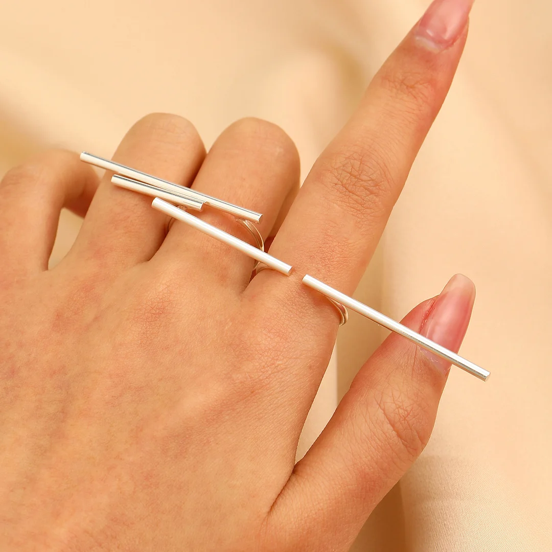 Geometric monogram ring