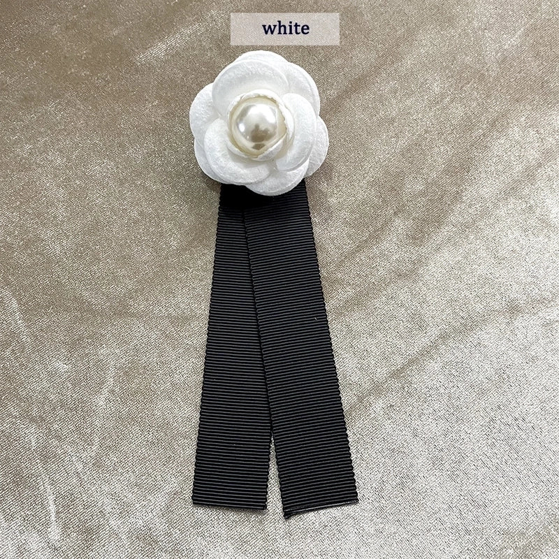 Sweet Pin Flower Wool-like Alloy Cloth Inlay Pearl Women’S Brooches
