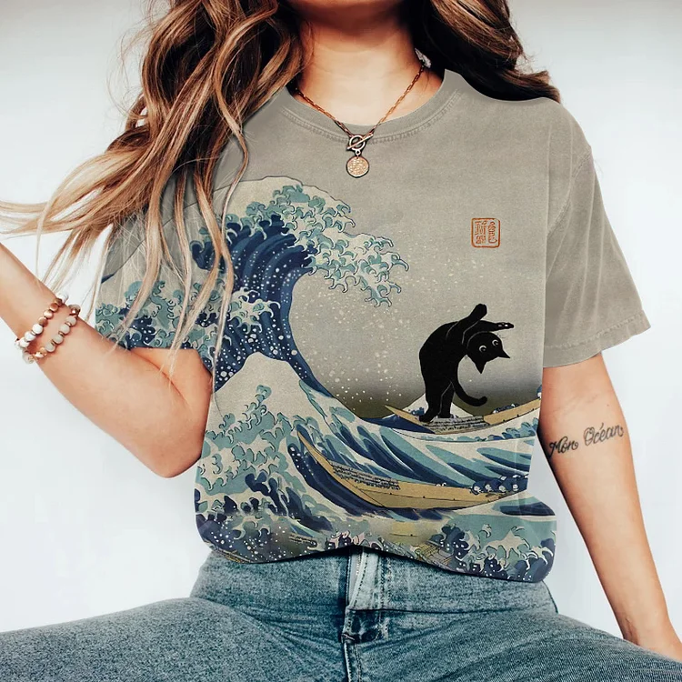 Japanese Art Cat Backflip Waves Print Round Neck T-Shirt