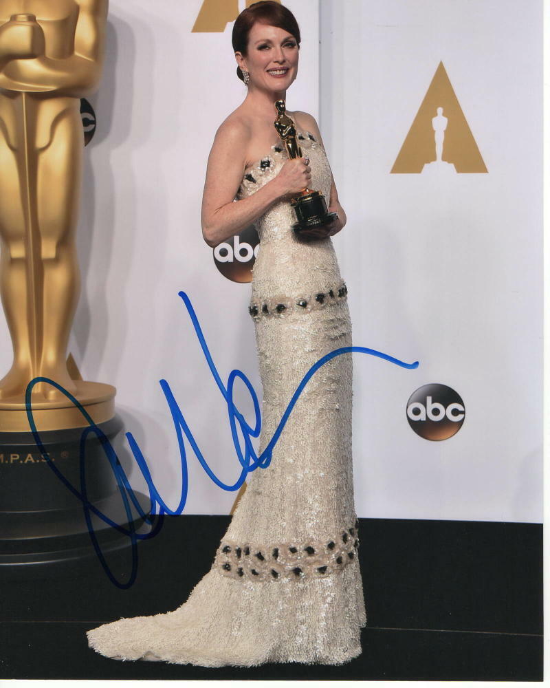 JULIANNE MOORE SIGNED AUTOGRAPH 8X10 Photo Poster painting - OSCAR, STILL ALICE, BOOGIE NIGHTS