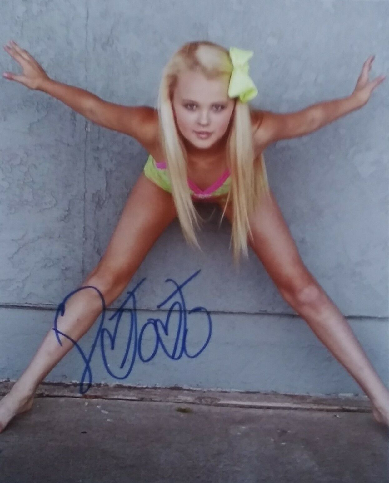 JoJo Siwa - Dance Moms - signed 8x10