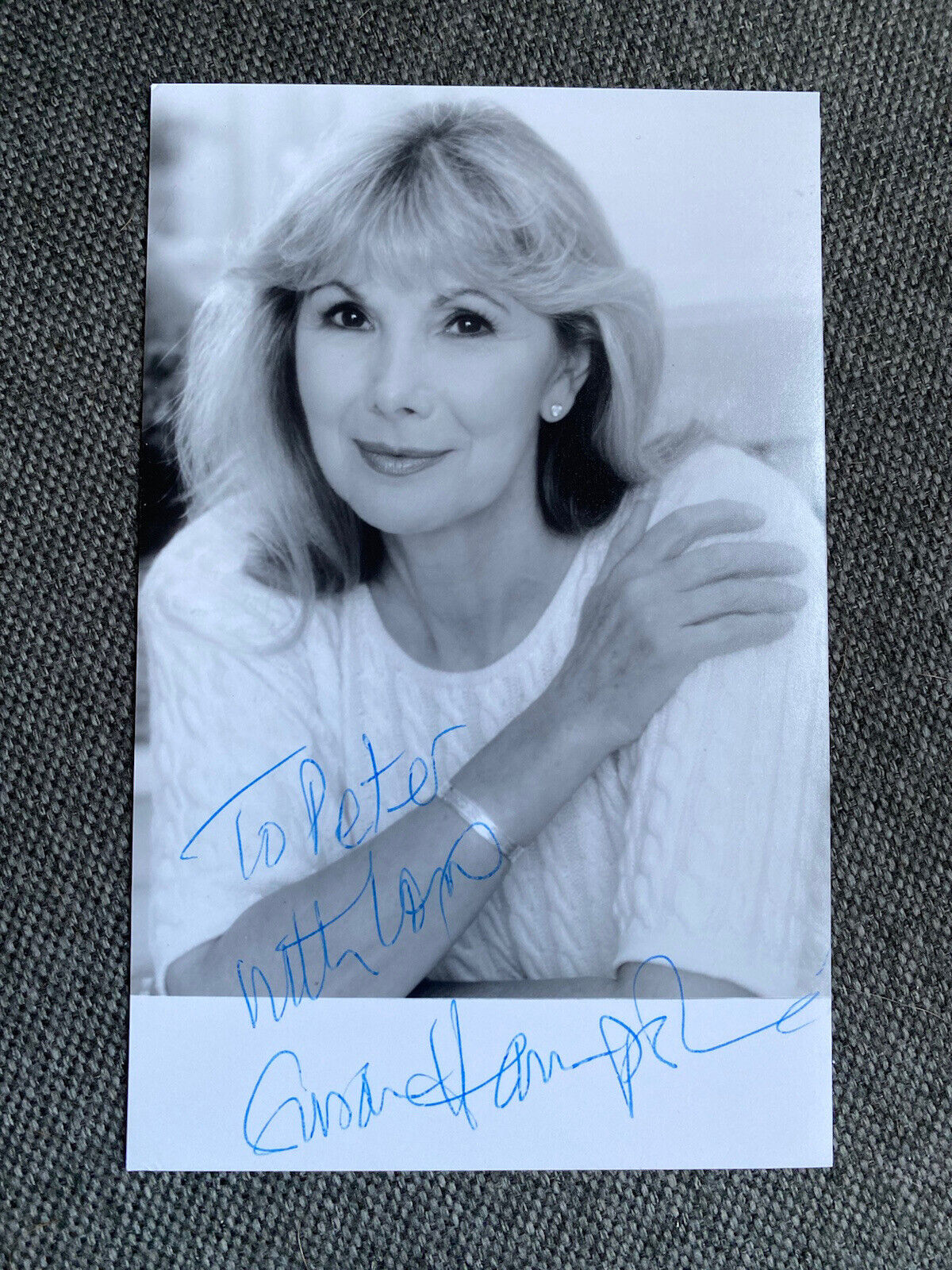 Susan Hampshire Autograph Card 3 1/2x5 1/2in Autographed Signed