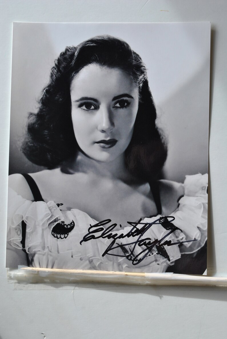 ELIZABETH TAYLOR SIGNED Photo Poster painting National Velvet A Place In The Sun Cat On A Hot Tin Roof wcoa