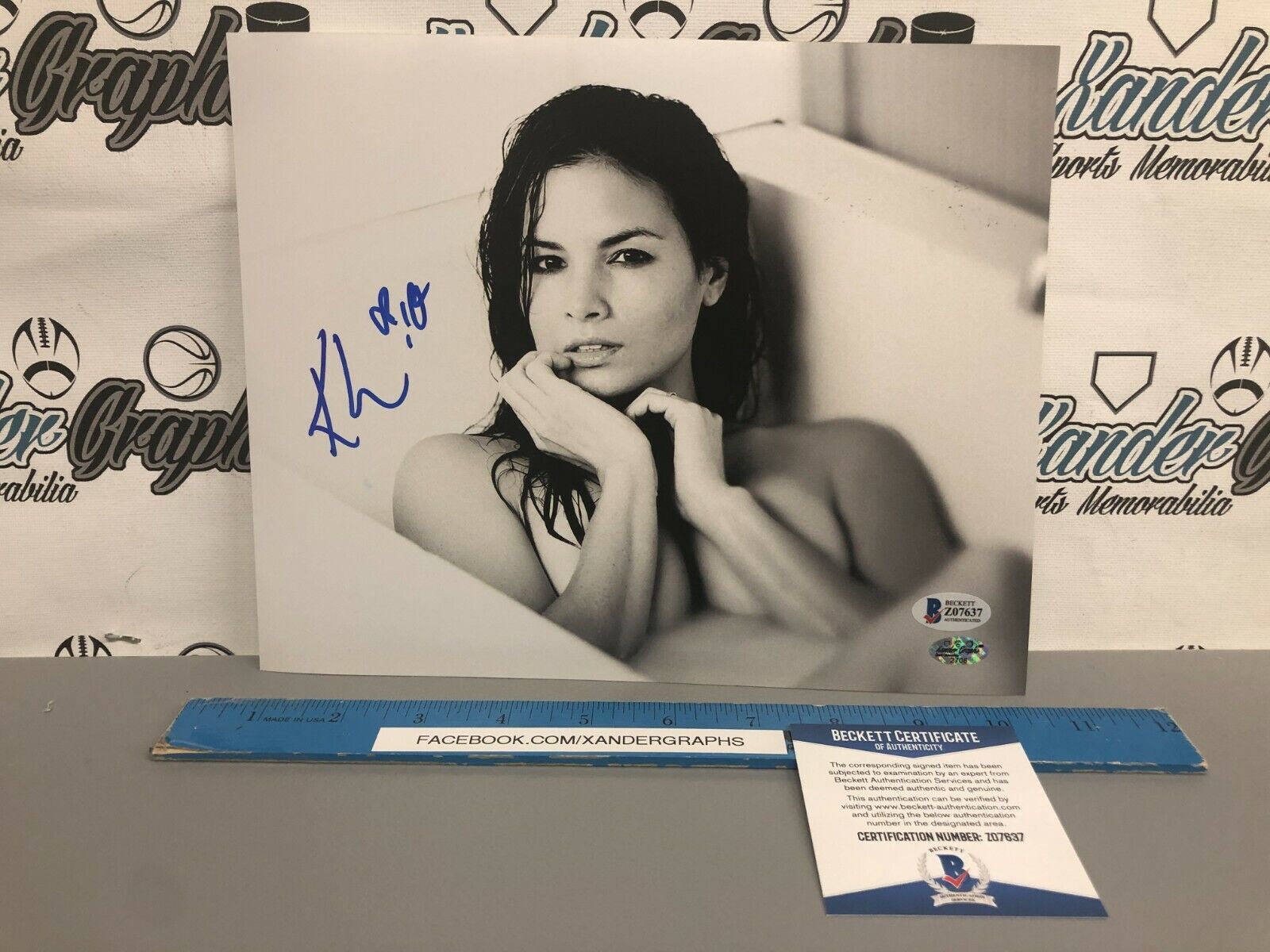 KATRINA LAW HAWAII FIVE-O ARROW AUTOGRAPHED SIGNED 8X10 Photo Poster painting-BECKETT BAS COA