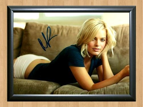 Margot Robbie Neighbours Signed Autographed Photo Poster painting Poster Print Memorabilia A3 Size 11.7x16.5