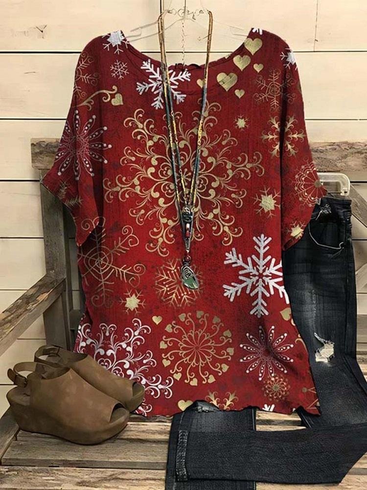 Women‘s Loose Red Christmas Snowflake Love Pattern T-Shirt