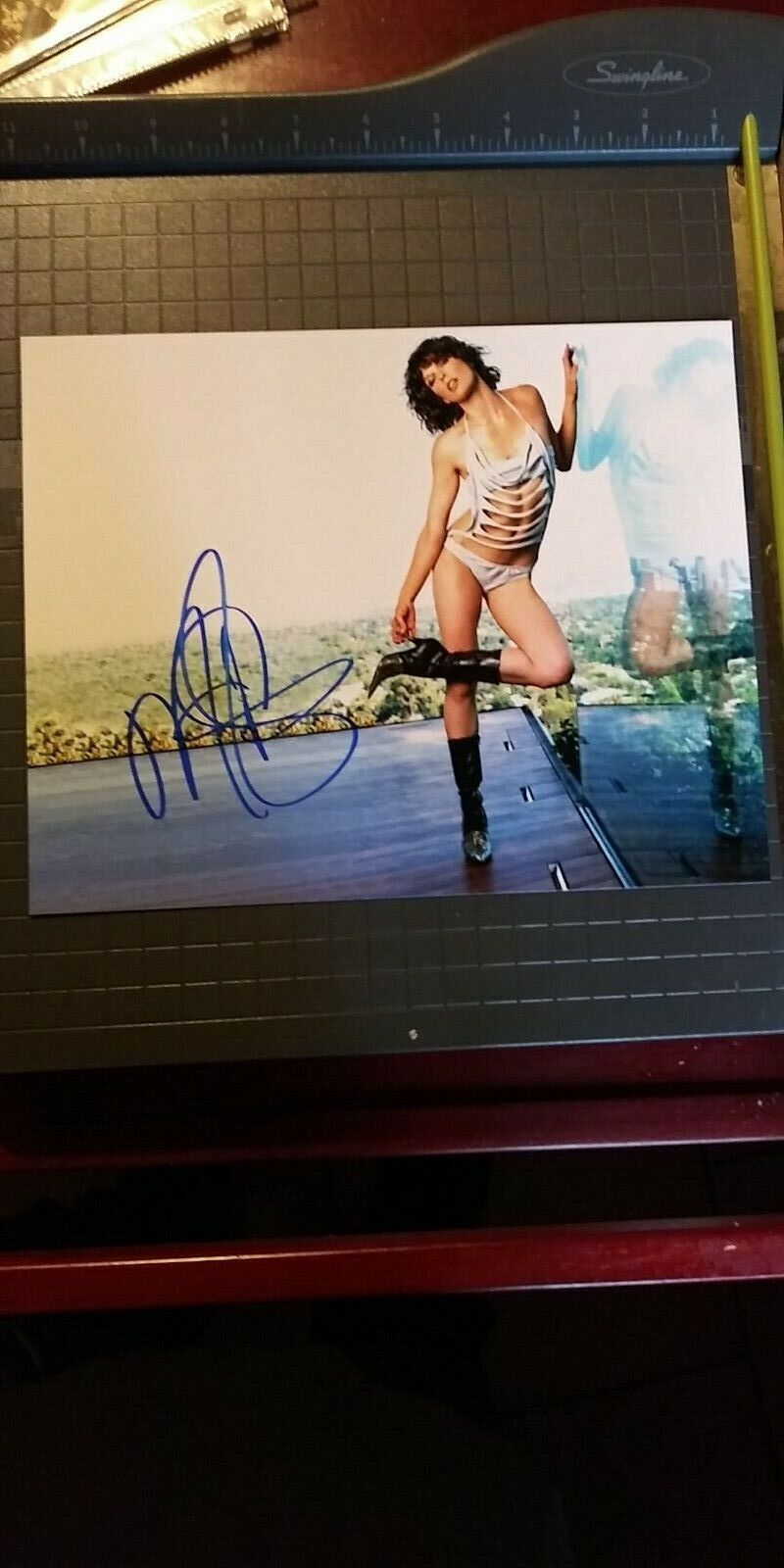 Milla Jovovich signed 8x10