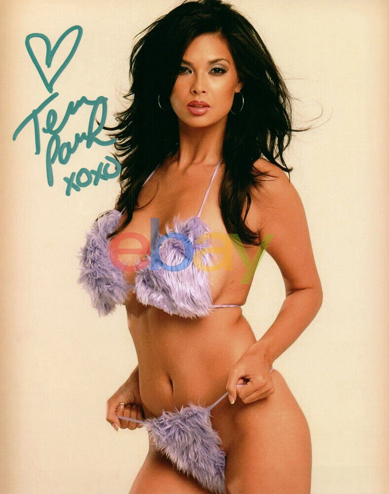 Tera Patrick In Furry Purple Bikini Porn Star Signed 8x10 Photo Poster painting Reprint