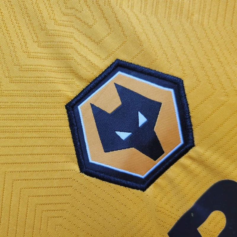 24/25 Wolverhampton Wolves Home Football Shirt Thai Quality