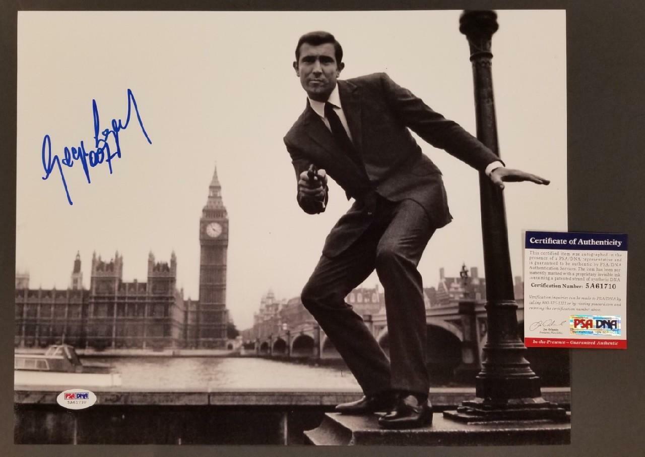 George Lazenby signed 007 James Bond 11x14 Photo Poster painting #1 Autograph (D) ~ PSA COA