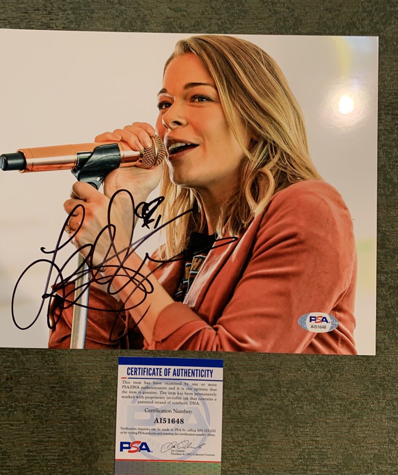 leann rimes Signed 8x10 Photo Poster painting Auto Pic Psa Coa