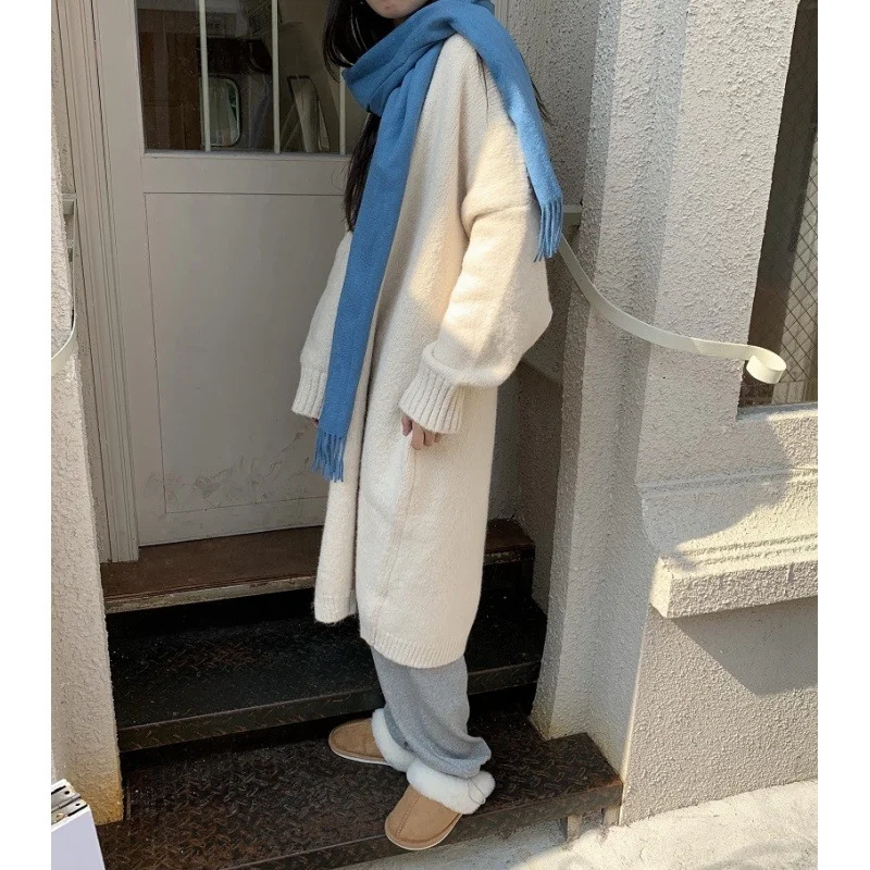 Uveng Uveng Lazy Wind V-Neck Sweater Women's Autumn And Winter 2024 New Niche Design College Wind Knitting Top