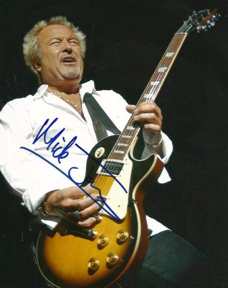 Mick Jones SINGER-SONGWRITER FOREIGNER autograph, In-Person signed Photo Poster painting