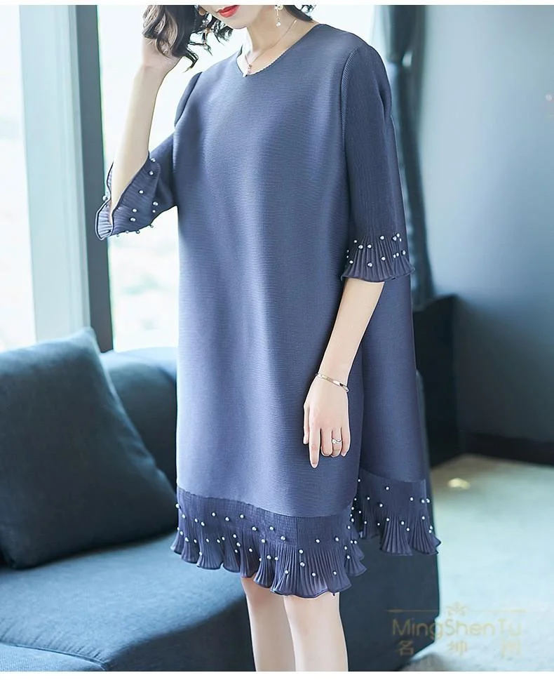 Round neck beaded pleated mid-length lace dress