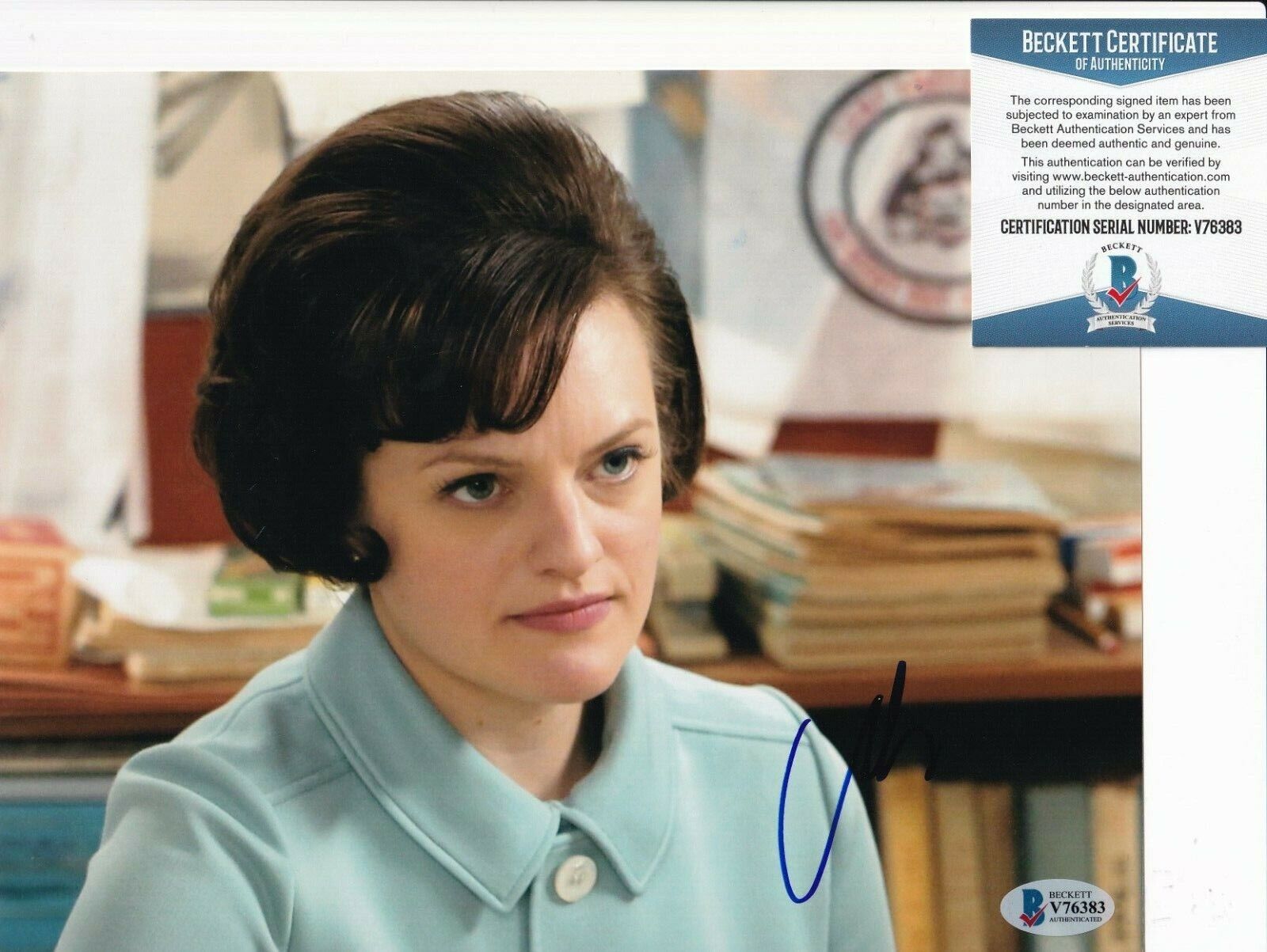 ELIZABETH MOSS signed (MAD MEN) Peggy Olson 8X10 Photo Poster painting BECKETT BAS V76383