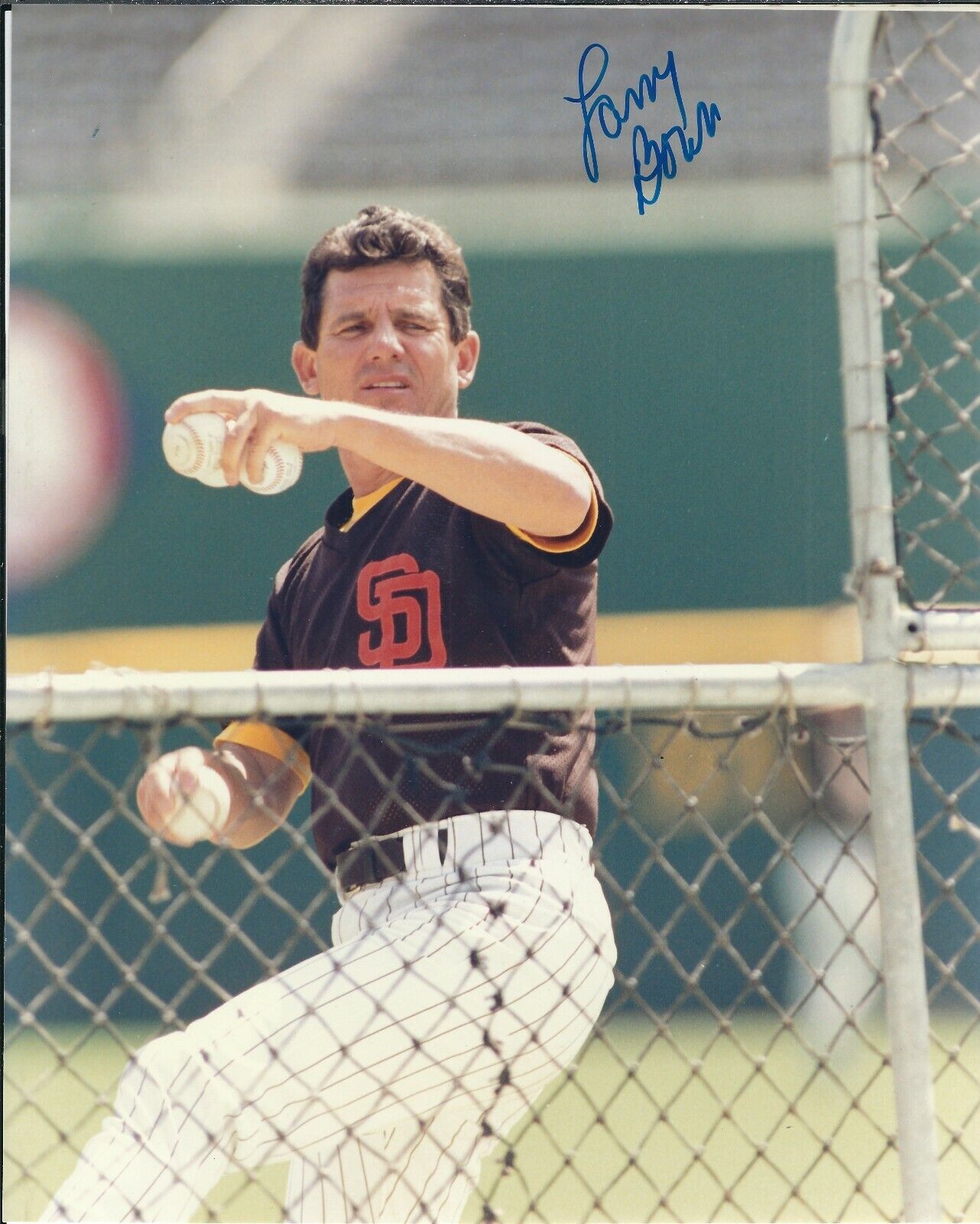 Signed 8x10 LARRY BOWA San Diego Padres Autographed Photo Poster painting - COA