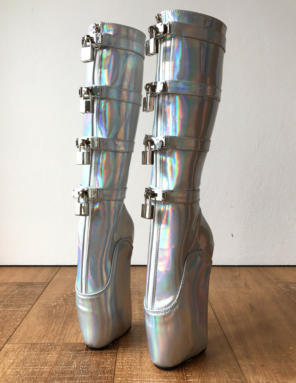 TAAFO 18cm DIVA Lockable Ballet Wedge Boots Hoof Heelless Fetish Silver Holographic