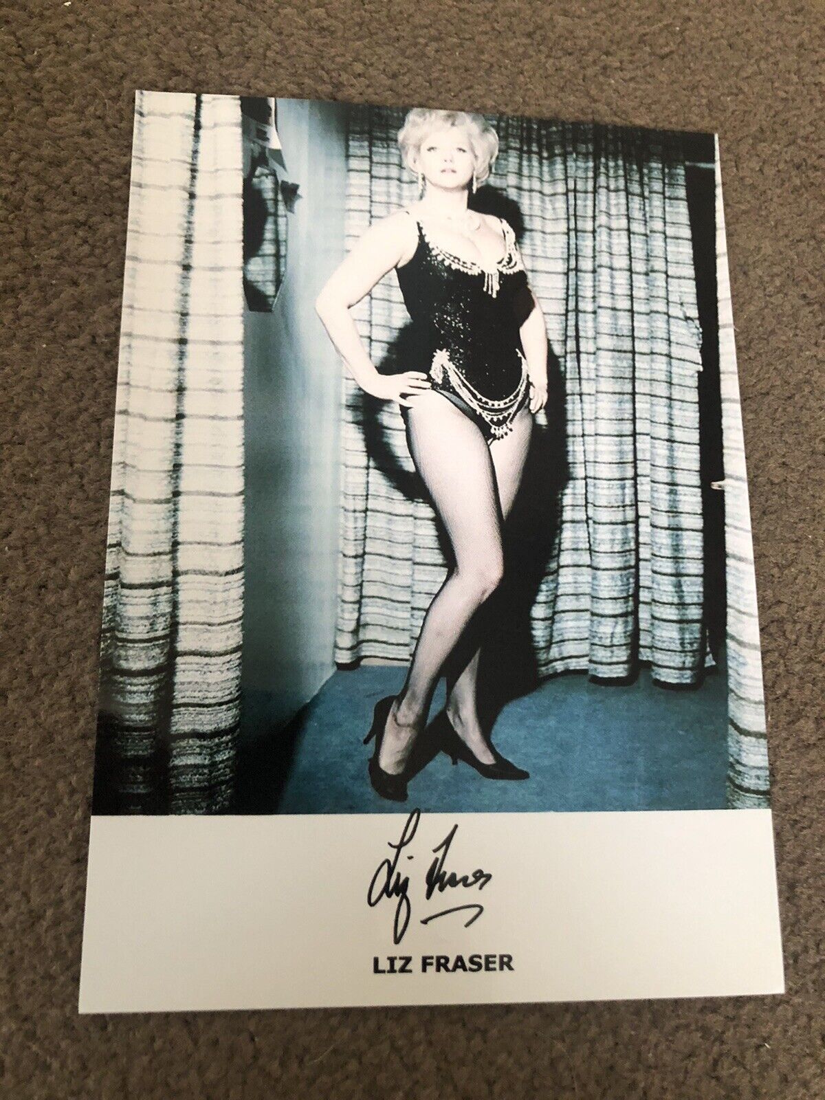 LIZ FRASER (CARRY ON) PRESIGNED Photo Poster painting- 7x5”