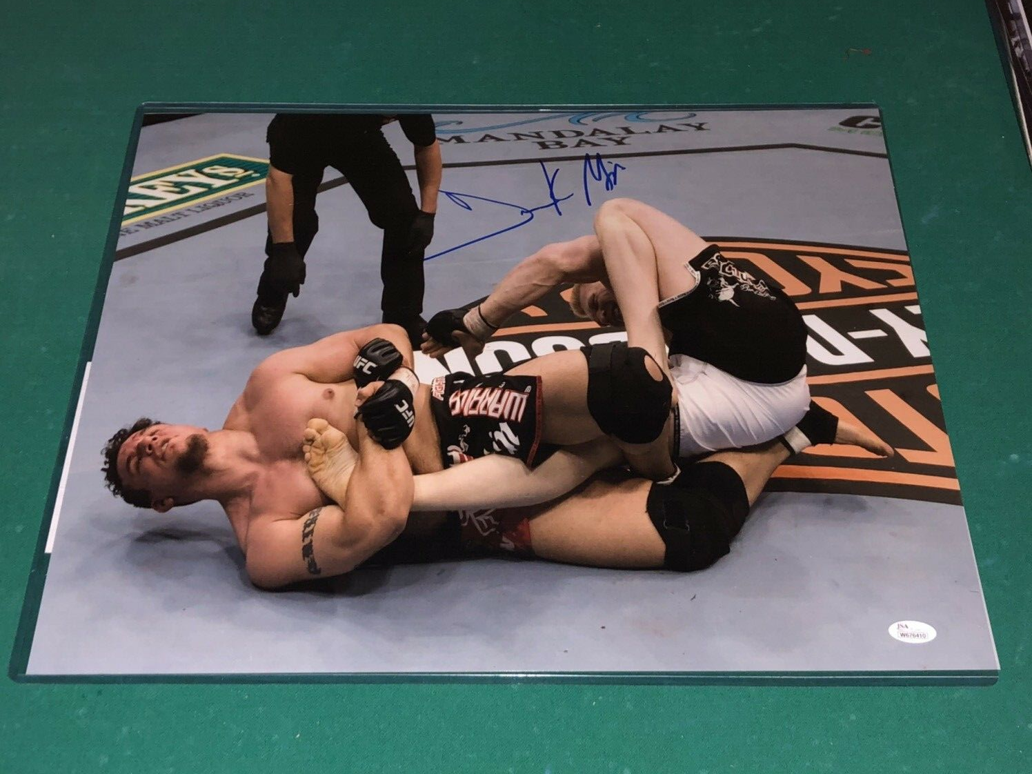 Frank Mir signed UFC 16x20 Photo Poster painting JSA