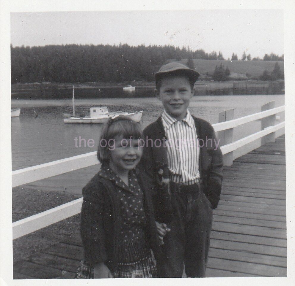 FOUND Photo Poster painting Original B and W Snapshot Photo Poster paintingGRAPHYD 810 15 D