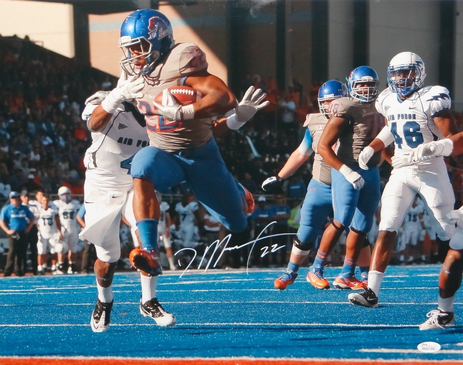 Doug Martin Autographed 16x20 Boise State In AIr Photo Poster painting- JSA W Authenticated