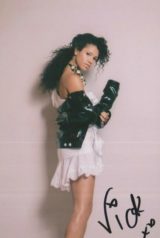 Vick Hope **HAND SIGNED** 6x4 Photo Poster painting ~ AUTOGRAPHED