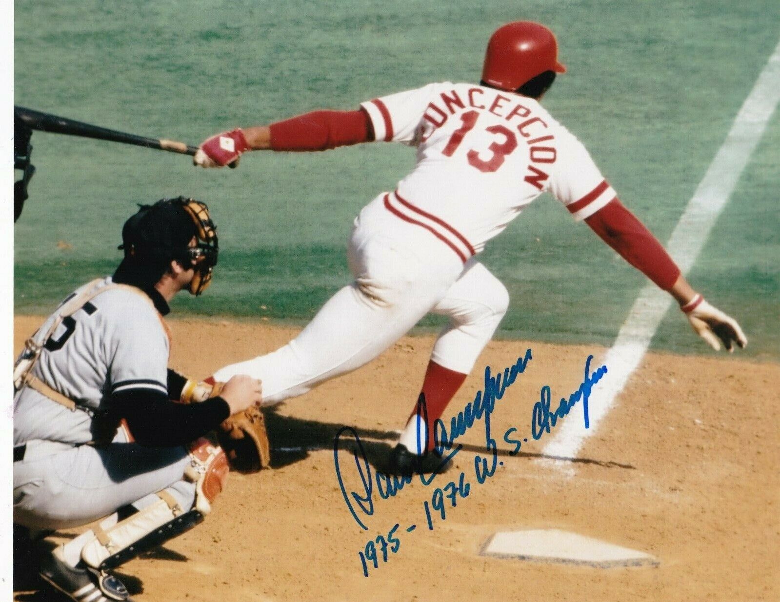 DAVE CONCEPCION CINCINNATI REDS 1975-76 WS CHAMPIONS ACTION SIGNED 8x10