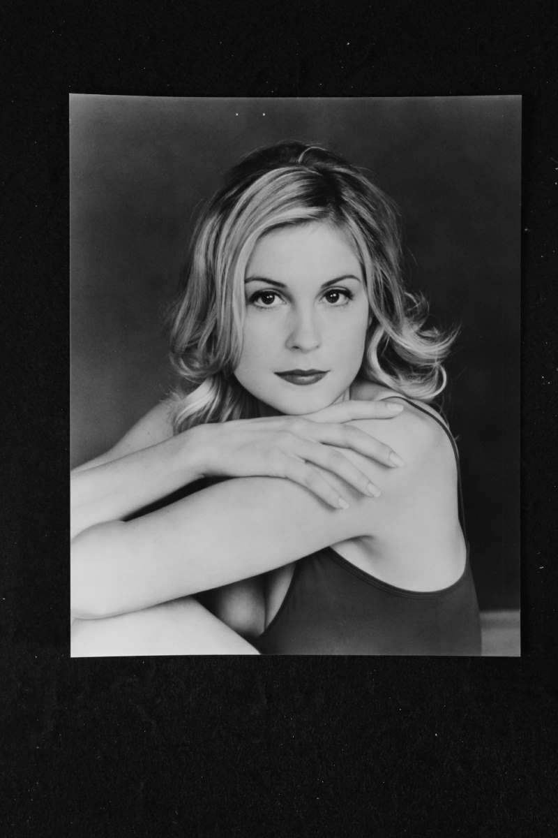 Kelly Rutherford - 8x10 Headshot Photo Poster painting - Melrose Pl.