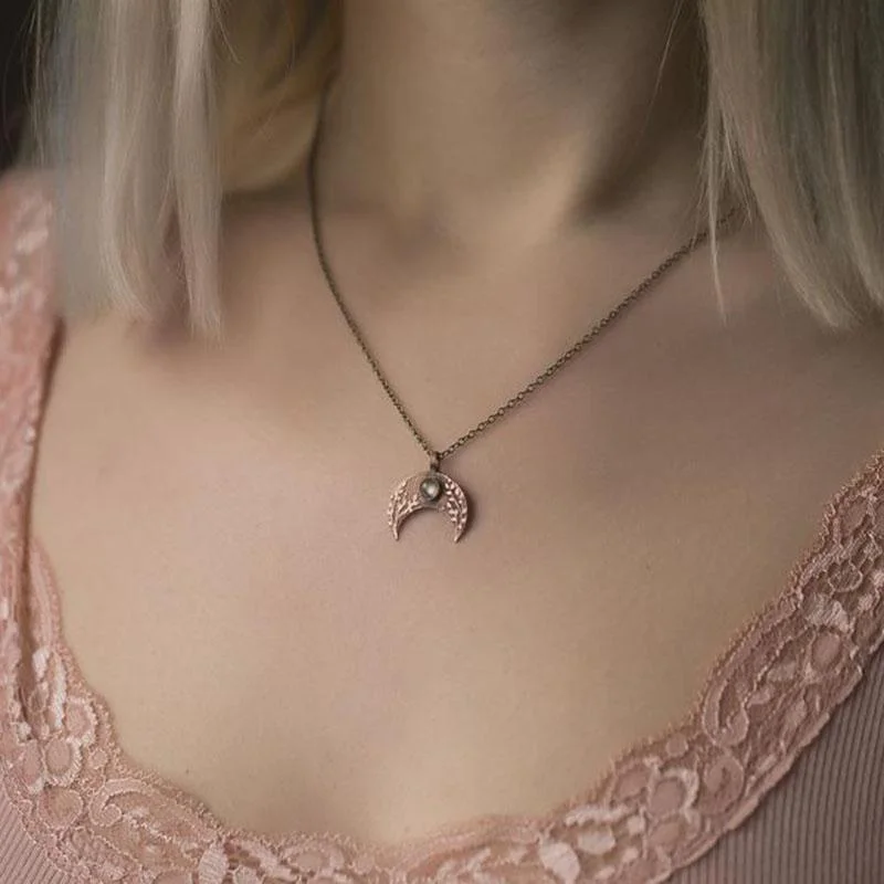 Vintage Bohemia Carved Crescent Moon Stone Necklace