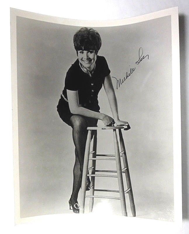 MICHELE LEE Autographed 8x10 Photo Poster painting 80s TV Soap Opera Actress Knots LANDING PC794