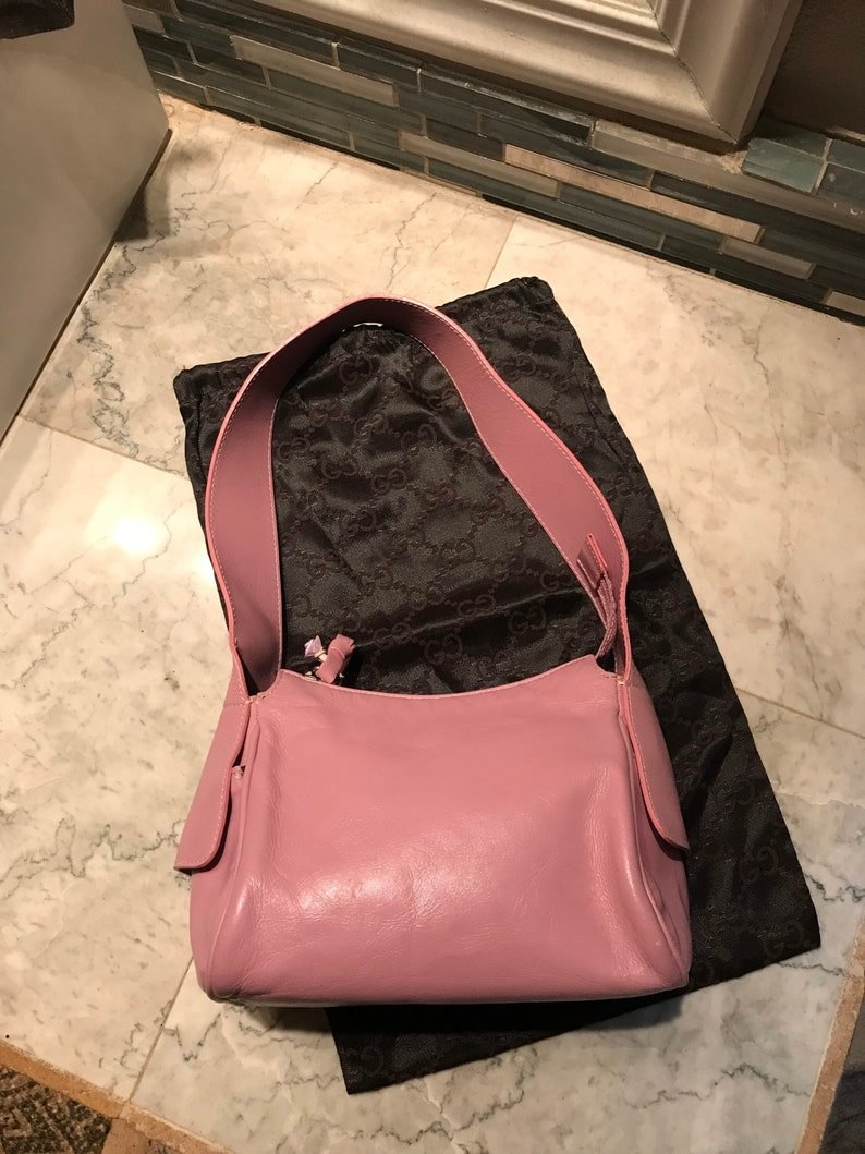 Tote bag made of lavender leather