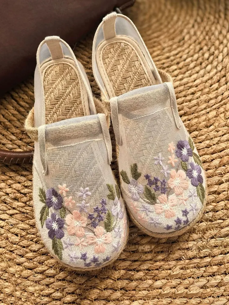 Scarpe piatte estive da donna in tessuto con ricamo artistico