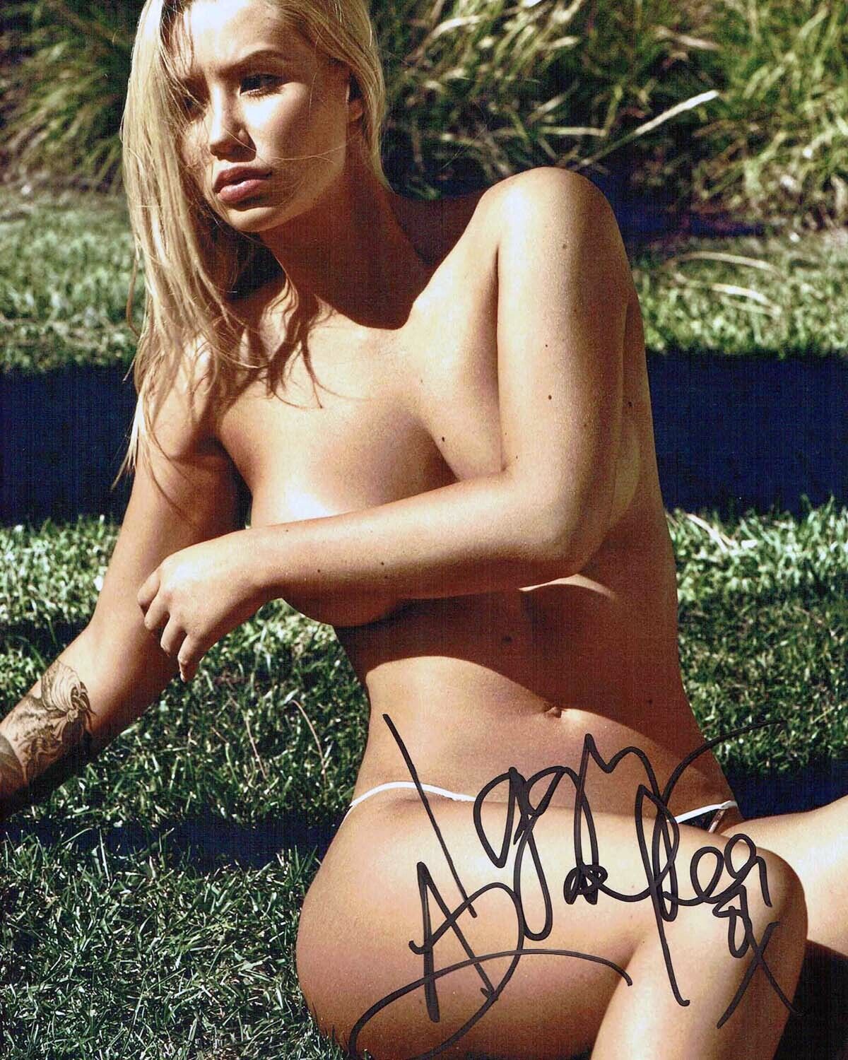 Iggy AZALEA Singer Model SIGNED Autograph 10x8 Glamour Sexy Photo Poster painting A AFTAL COA