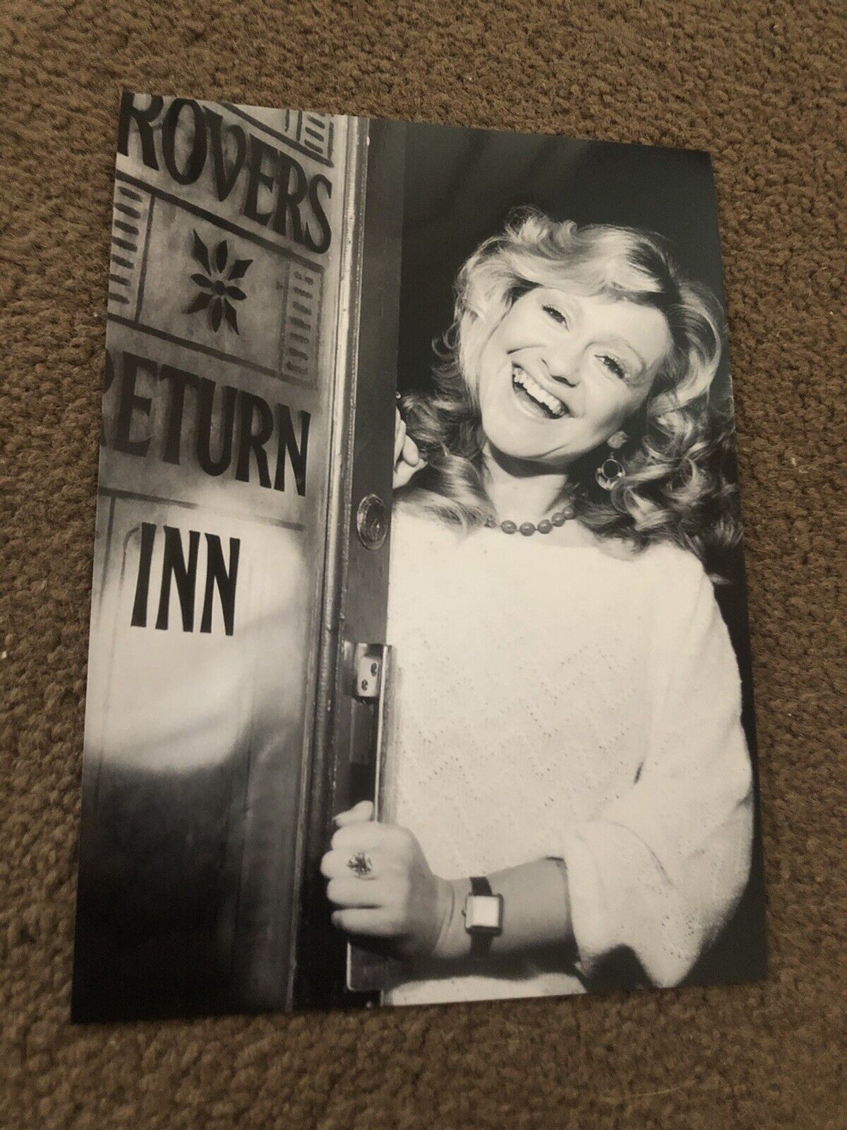 SUE JENKINS (CORONATION STREET) UNSIGNED Photo Poster painting- 7x5”