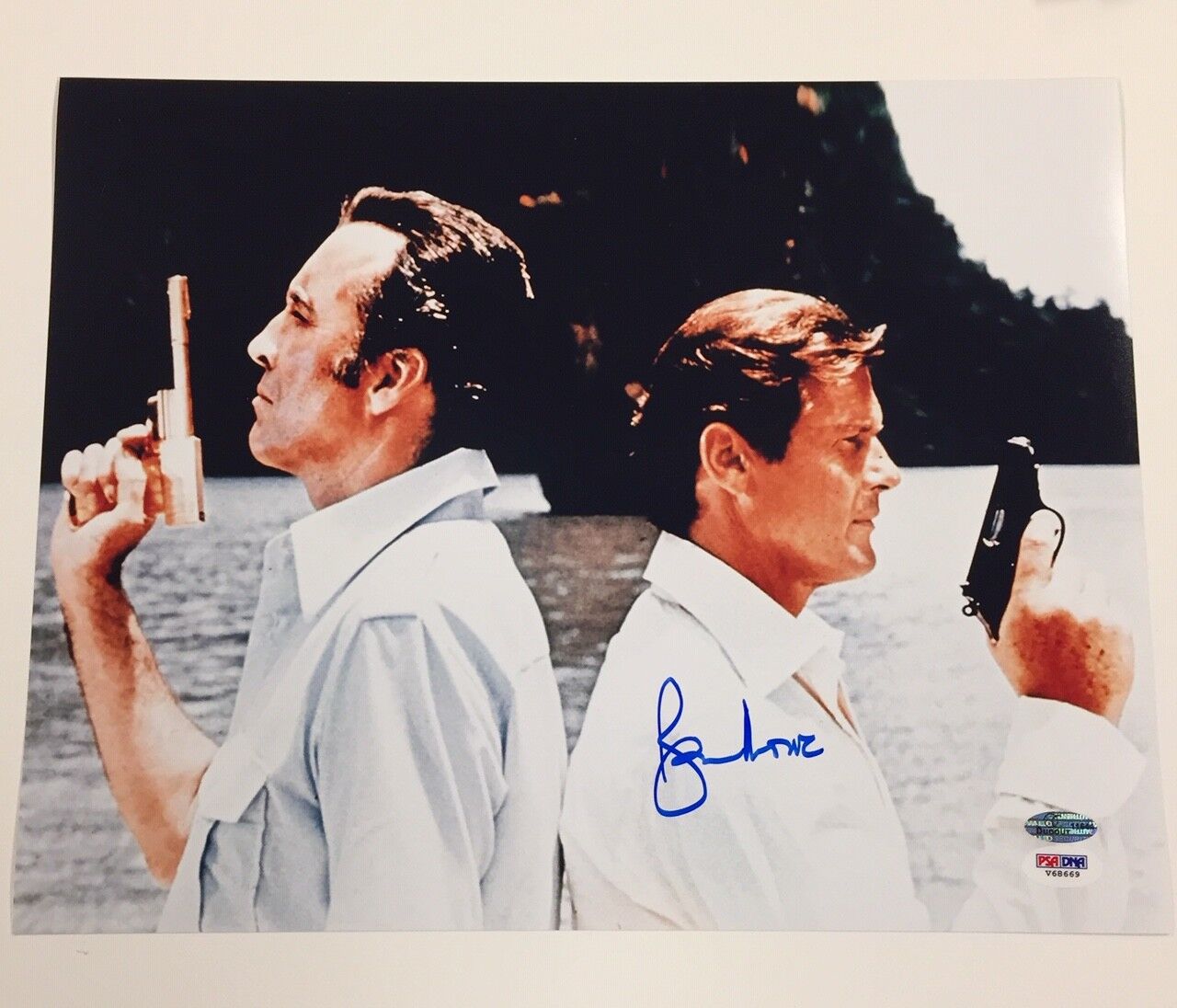 ROGER MOORE Man with the Golden Gun signed James Bond 11x14 Photo Poster painting ~ PSA/DNA COA