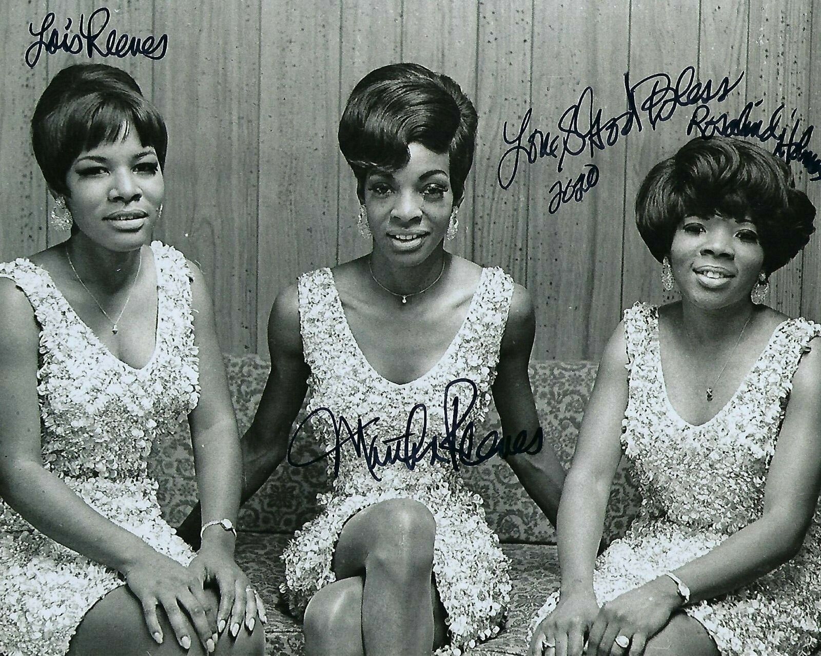 GFA And the Vandellas * MARTHA REEVES * Signed 8x10 Photo Poster painting M3 COA