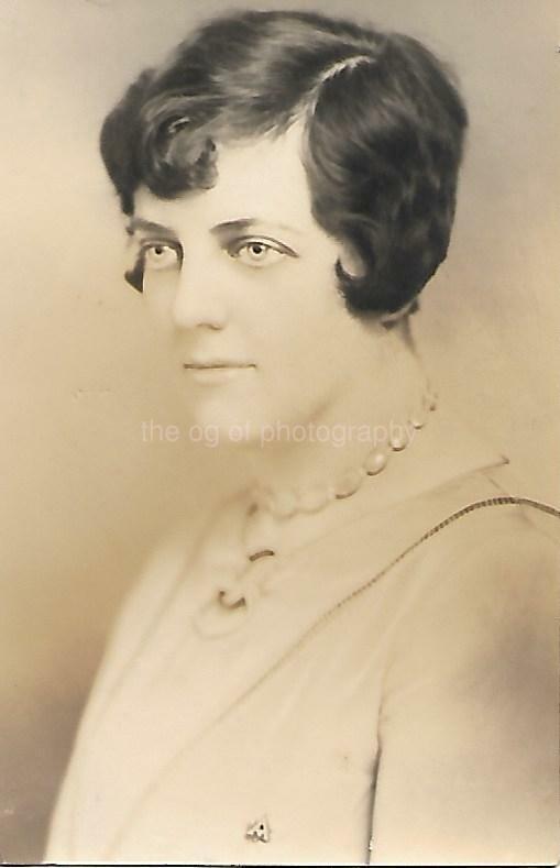 A WOMAN FROM THEN Vintage FOUND Photo Poster painting bwOriginal Portrait 06 20 K