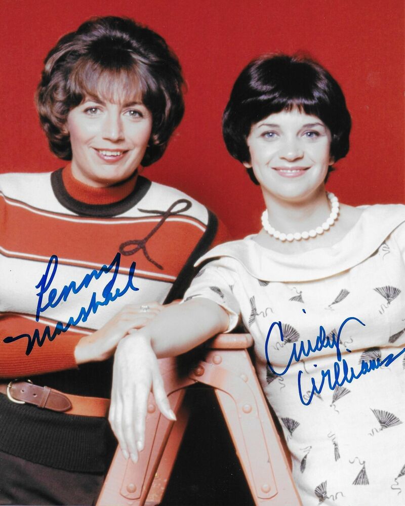 Laverne & Shirley Signed 8X10 Photo Poster painting At Hollywoodshow Penny & Cindy