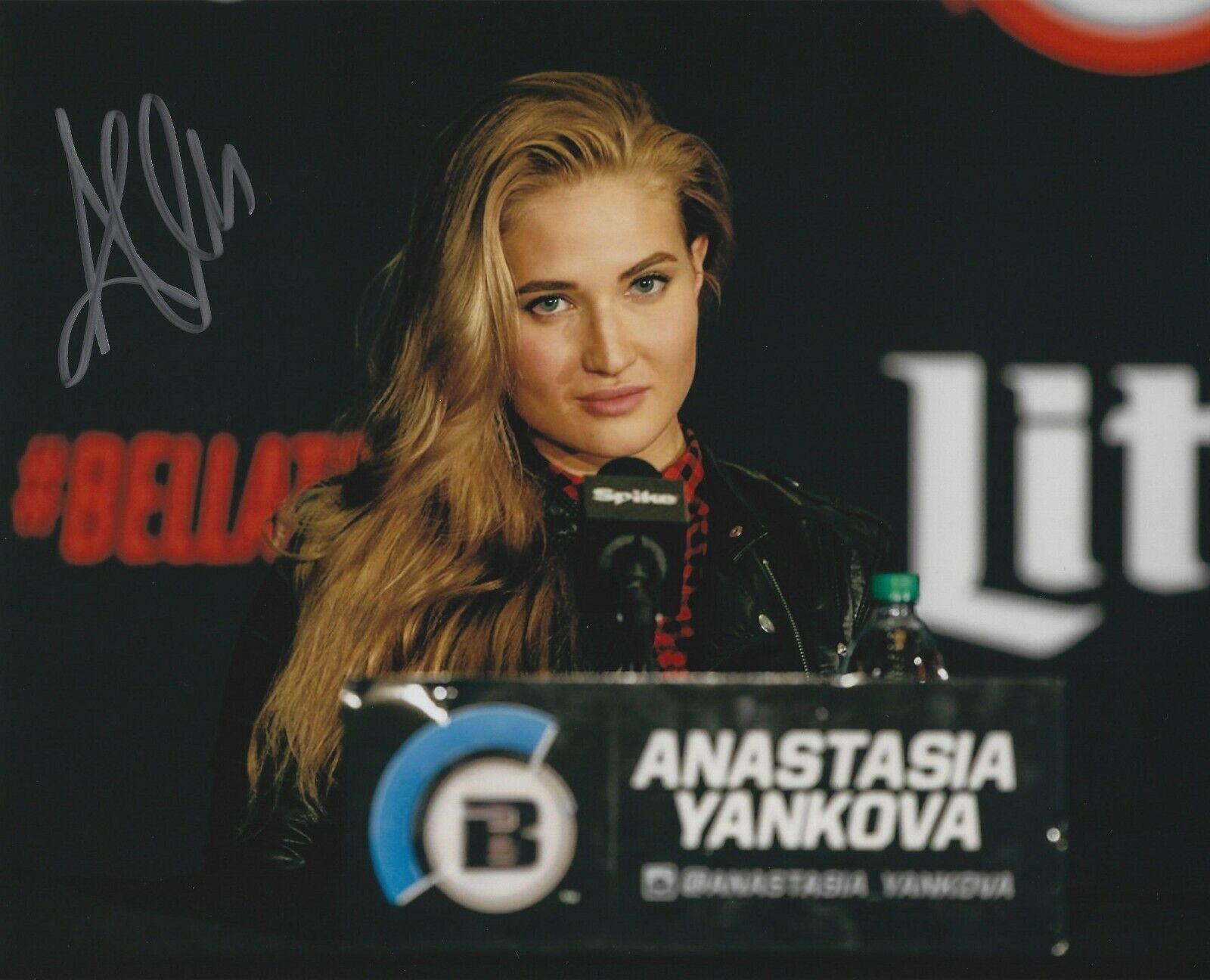 Anastasia Yankova Signed 8x10 Photo Poster painting Bellator MMA K-1 Model Picture Autograph 92