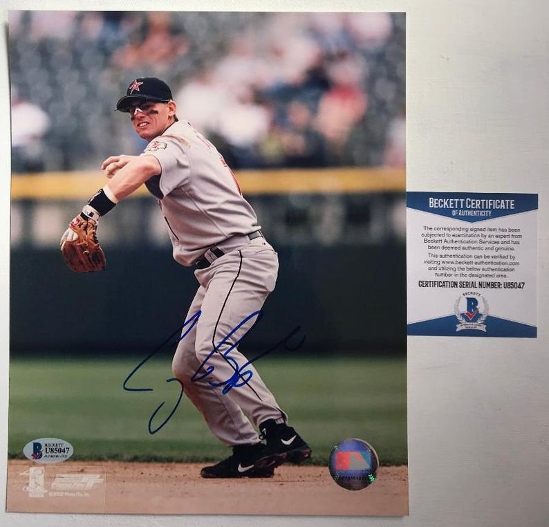 Craig Biggio Signed Autographed Glossy 8x10 Photo Poster painting Houston Astros - Beckett BAS COA