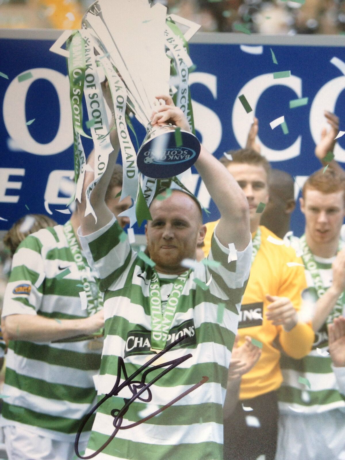 JOHN HARTSON - FORMER CELTIC FOOTBALLER - SIGNED COLOUR Photo Poster paintingGRAPH