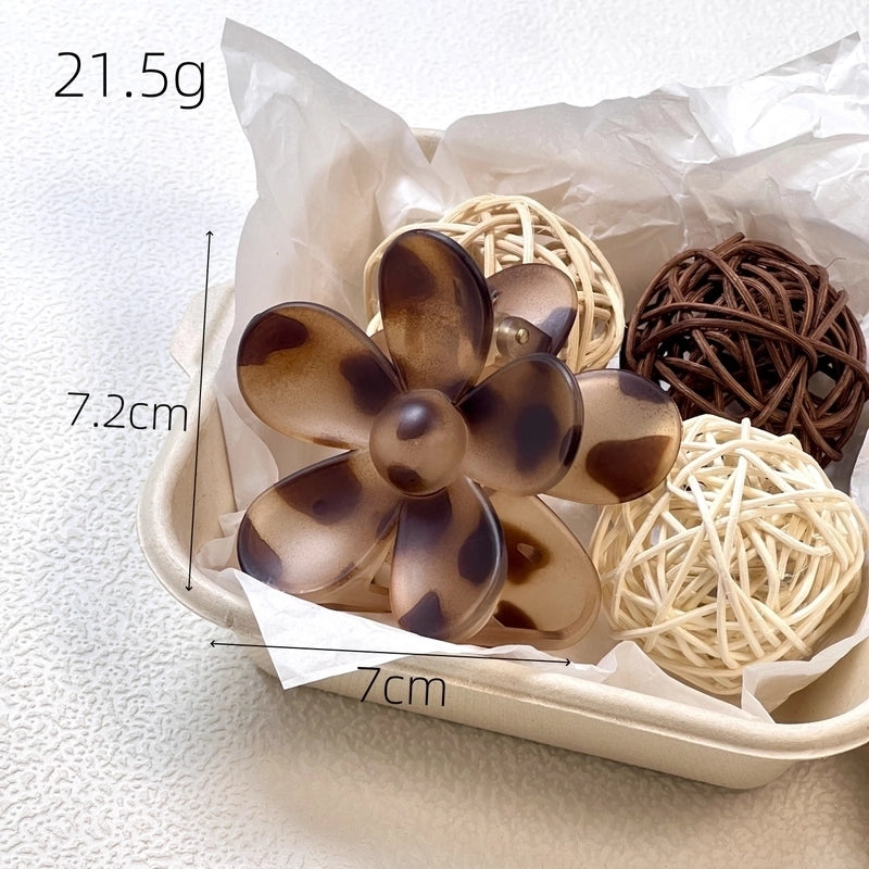 Sweet Minimalist Women’s Flower Plastic Hair Claws