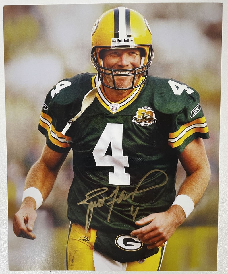 Brett Favre Signed Autographed Glossy 8x10 Photo Poster painting Green Bay Packers - COA Matching Holograms