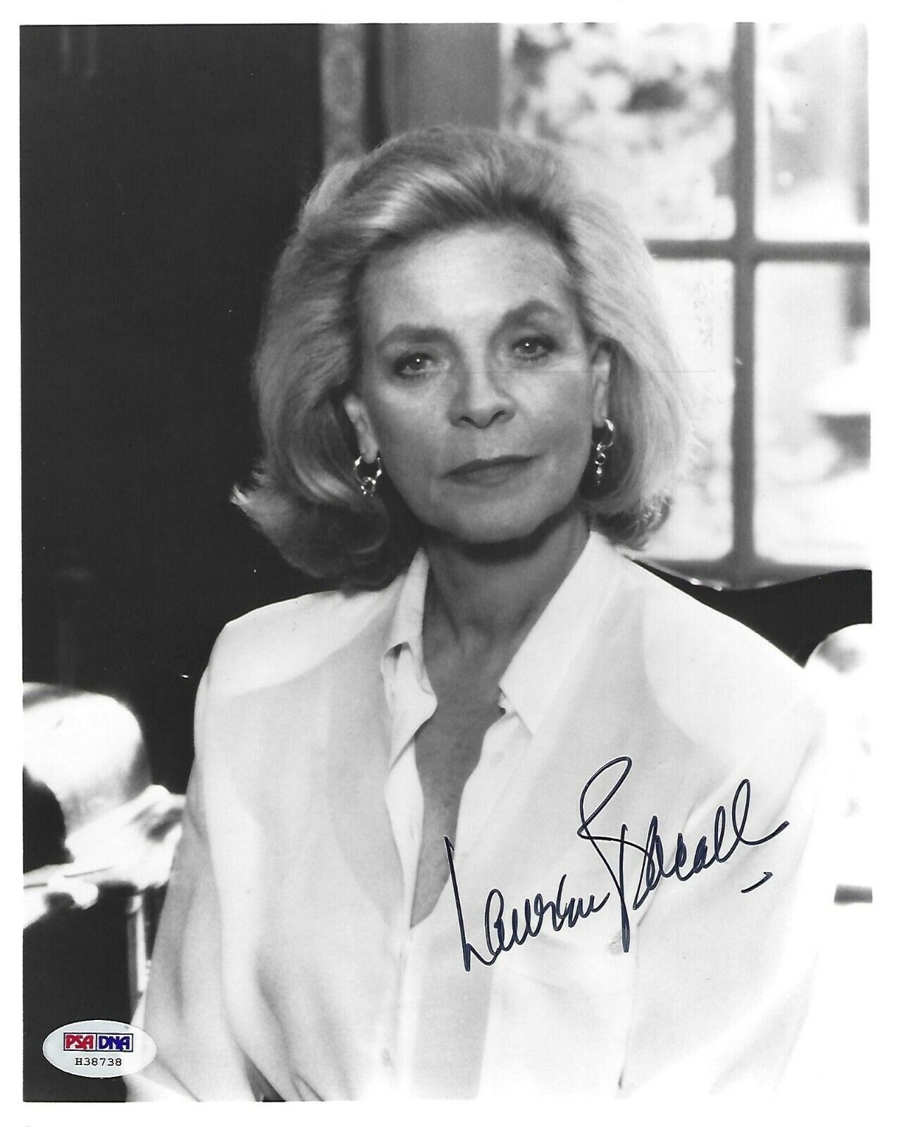 Lauren Bacall Signed 8x10 Photo Poster painting PSA/DNA COA The Mirror Has Two Faces Autograph