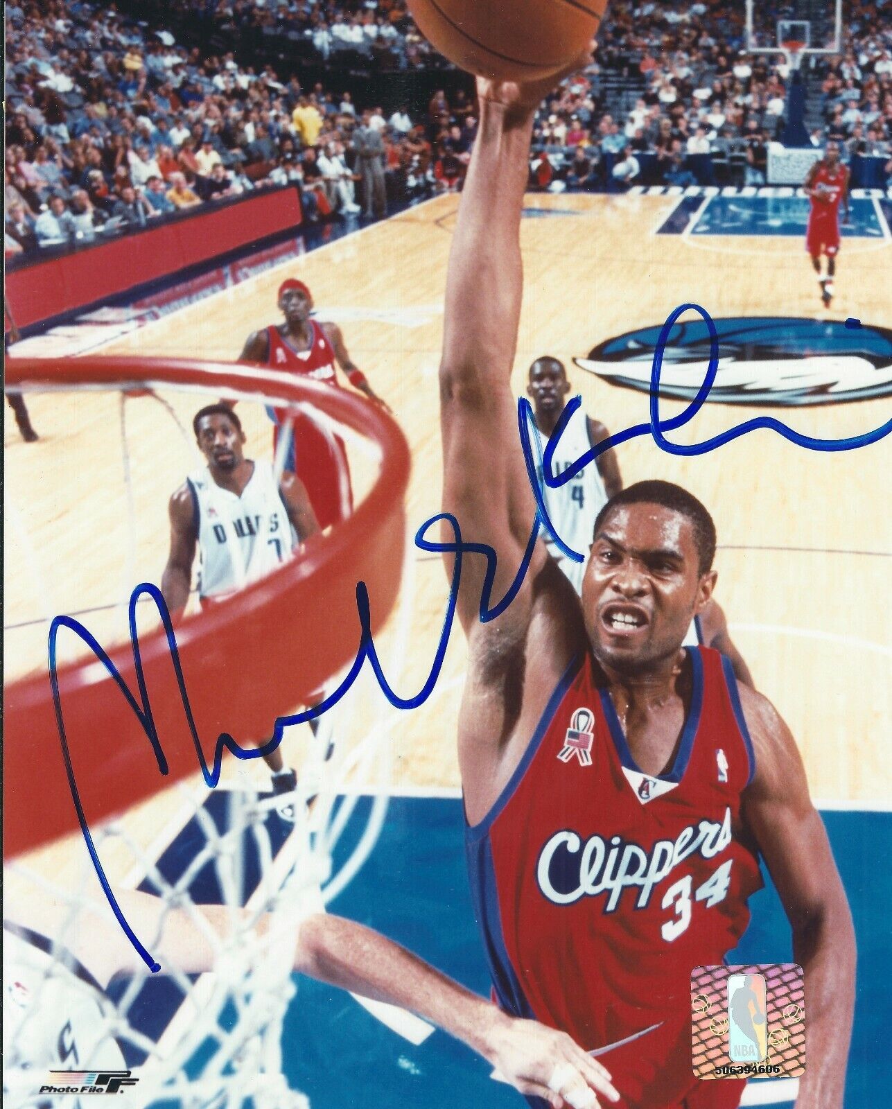 Signed 8x10 MICHAEL OLOWOKANDI Los Angeles Clippers Autographed Photo Poster painting w/COA