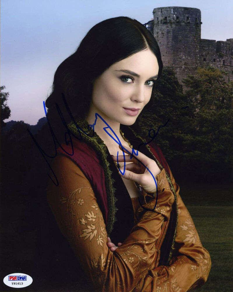 Mallory Jansen SIGNED 8x10 Photo Poster painting Madalena Galavant ABC PSA/DNA AUTOGRAPHED