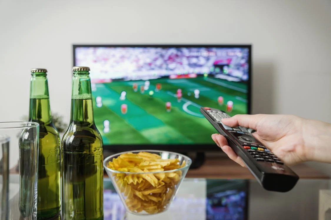 2025 Canadian Streaming Revolution: Where Hockey Nights Meet Cinema Lights
